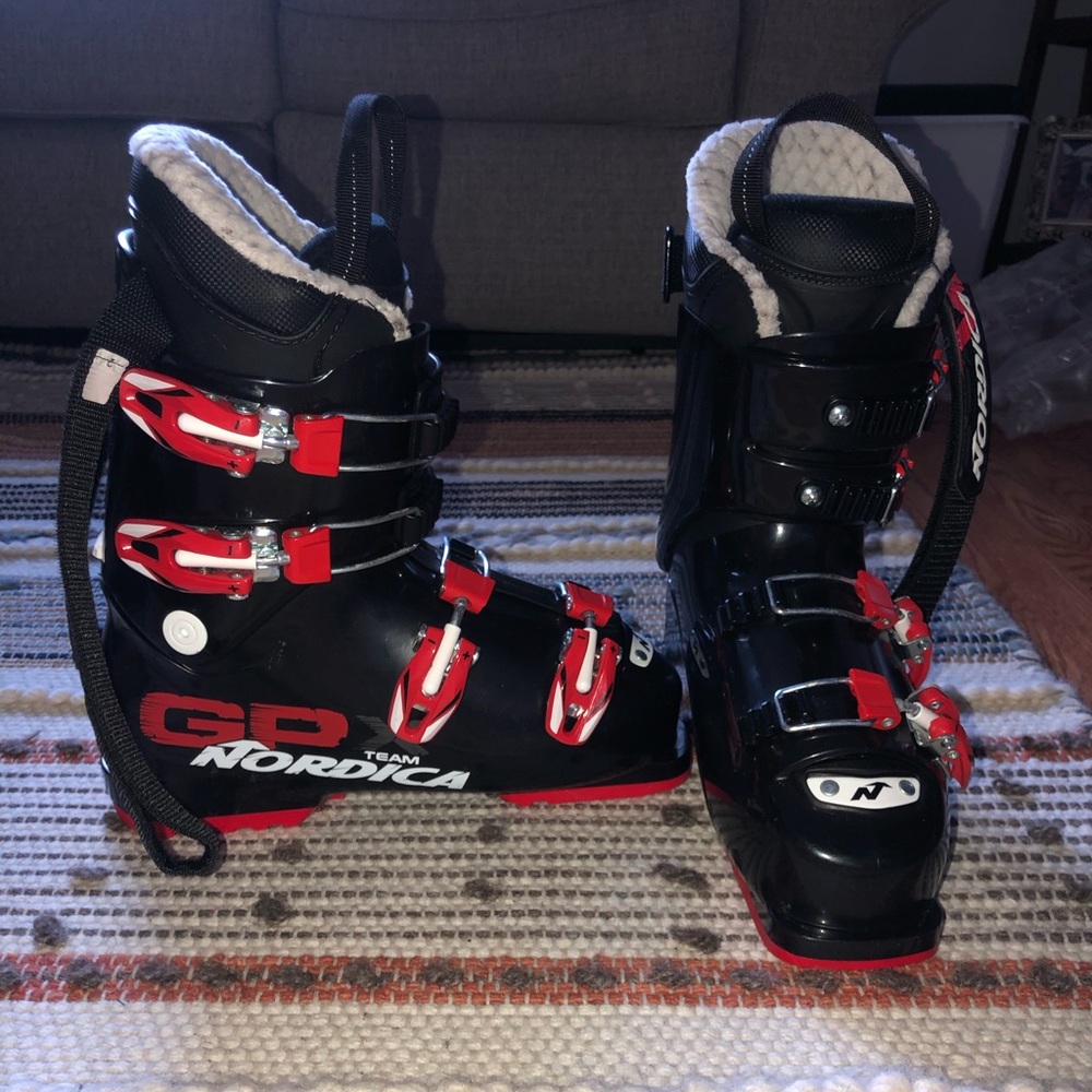 Women’s Nordica Ski Boot View 2